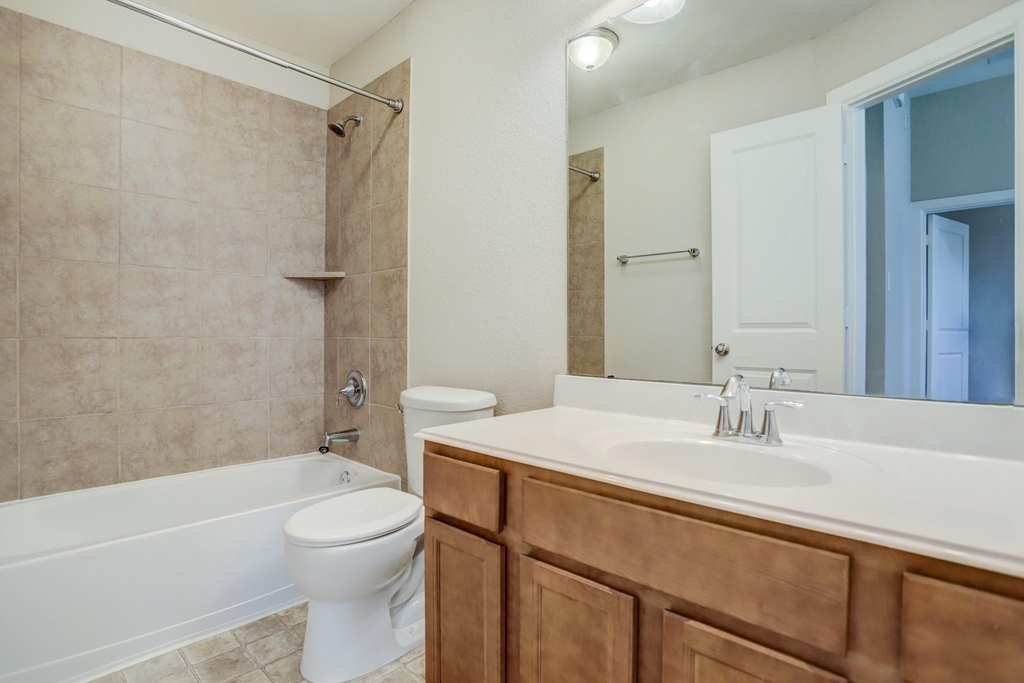 1926 Lansing Cove Drive - Photo 17