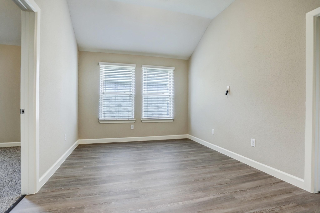 1926 Lansing Cove Drive - Photo 15