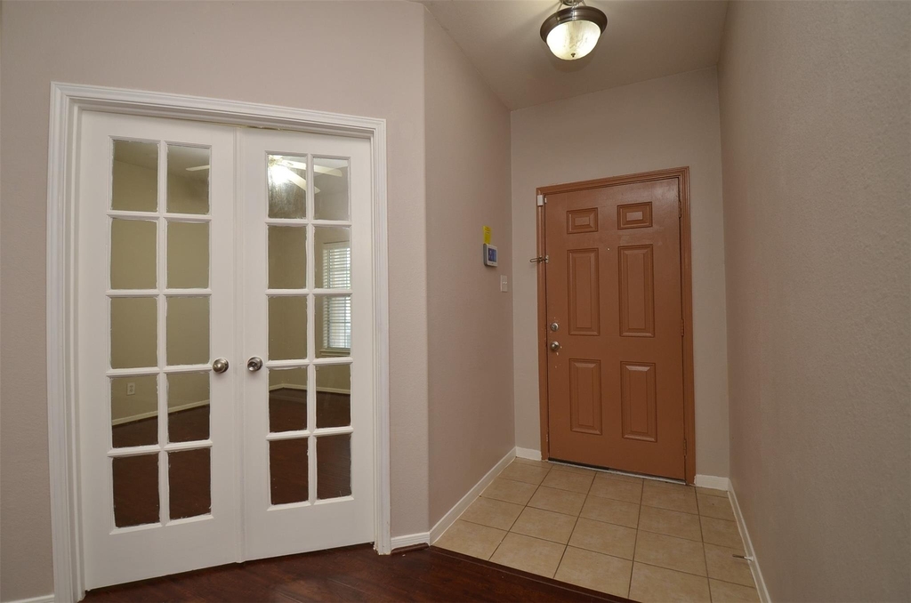 2707 Roaring Oaks Lane - Photo 2