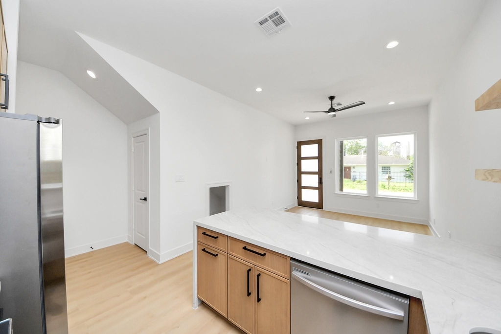 4607 Gunter Street - Photo 10