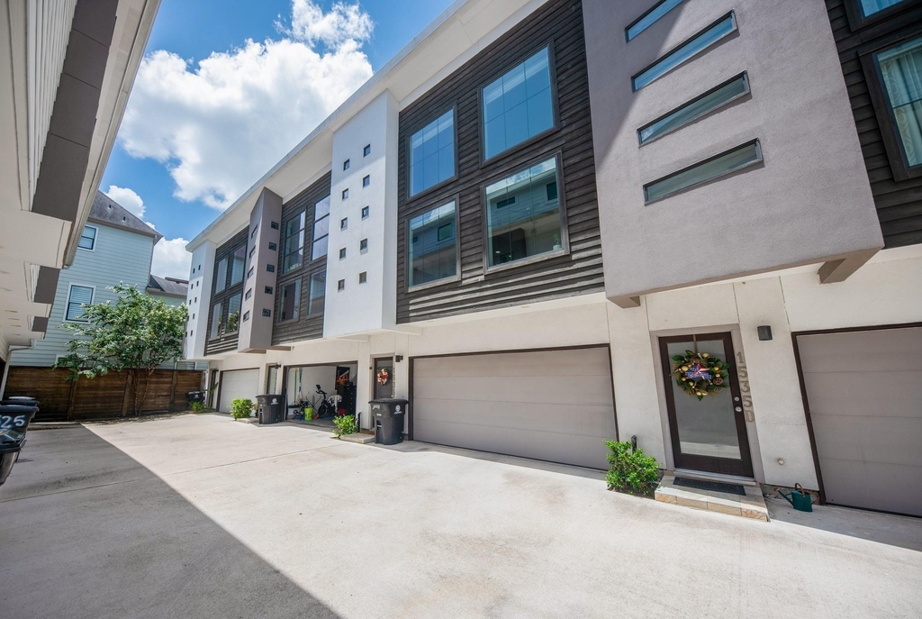 1535 Birdsall Street - Photo 0