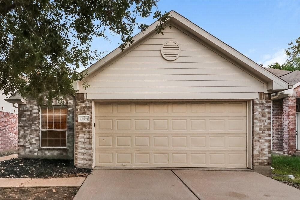 6807 Arrowchase Court - Photo 0