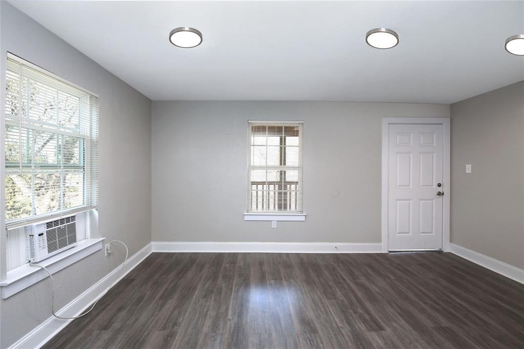 4445 Rusk - Photo 18