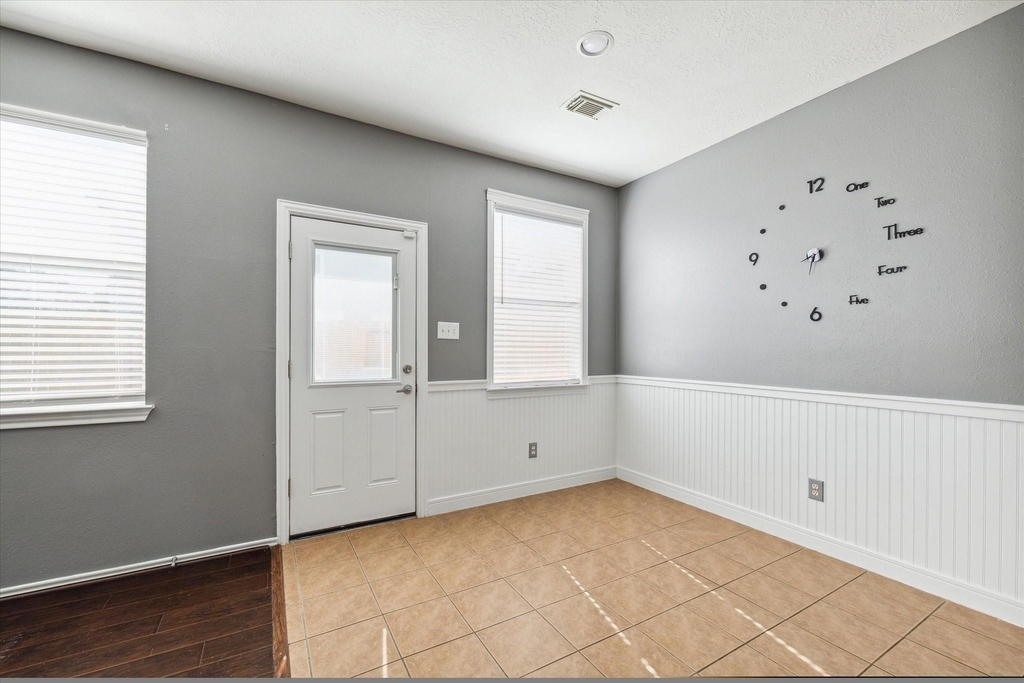 14307 Mirkwood Lane - Photo 2