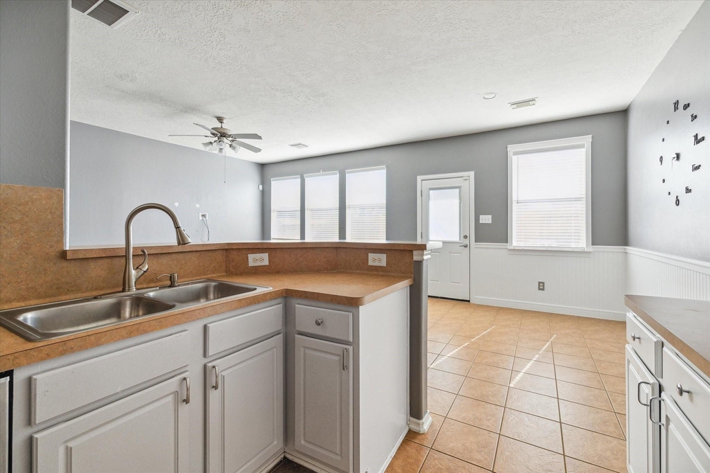14307 Mirkwood Lane - Photo 8