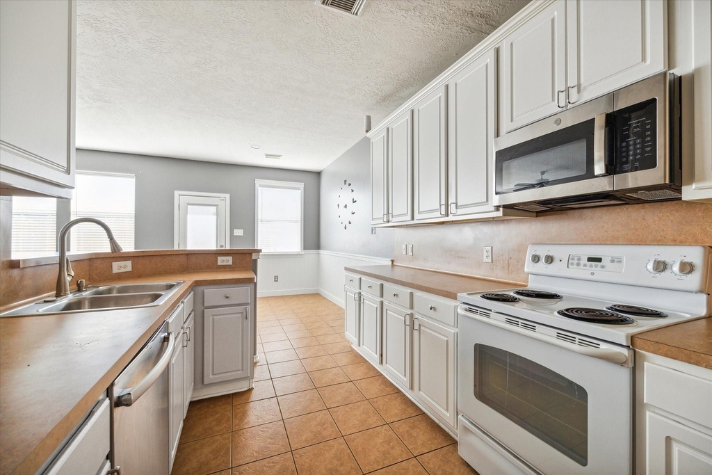 14307 Mirkwood Lane - Photo 7