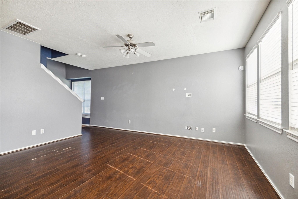 14307 Mirkwood Lane - Photo 3