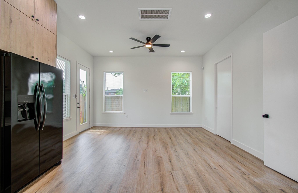 1308 Tarley Street - Photo 10