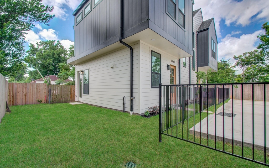 1308 Tarley Street - Photo 20