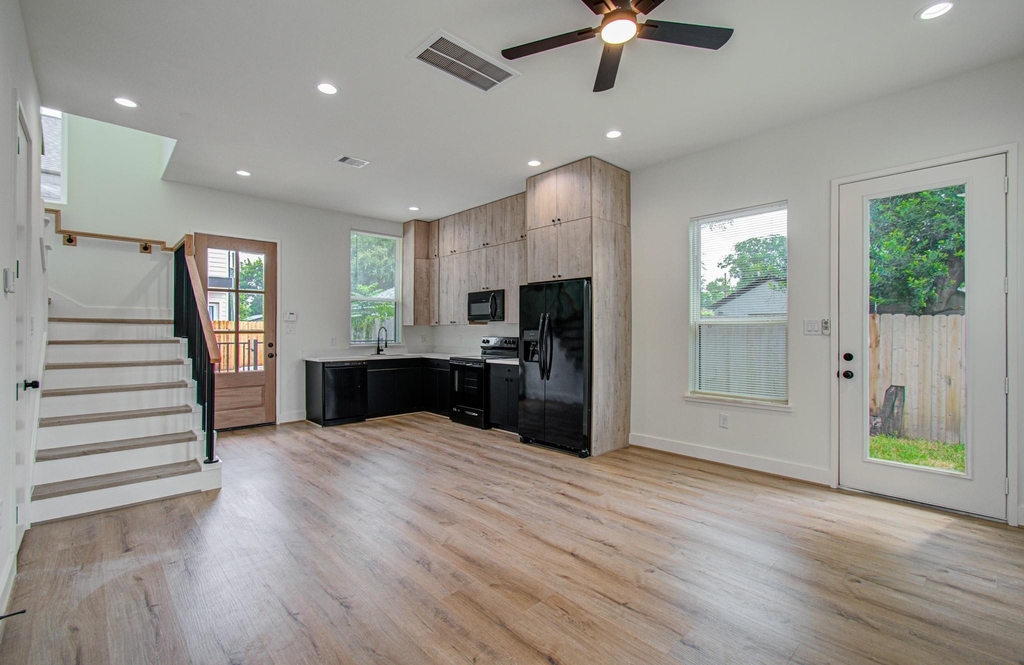 1308 Tarley Street - Photo 6