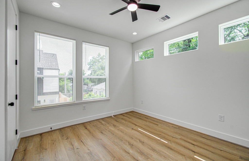 1308 Tarley Street - Photo 13