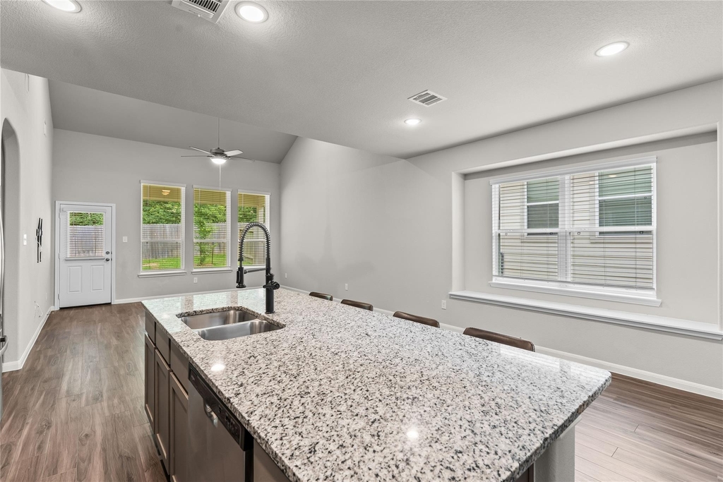 4362 Mcgregor Bluff Lane - Photo 9