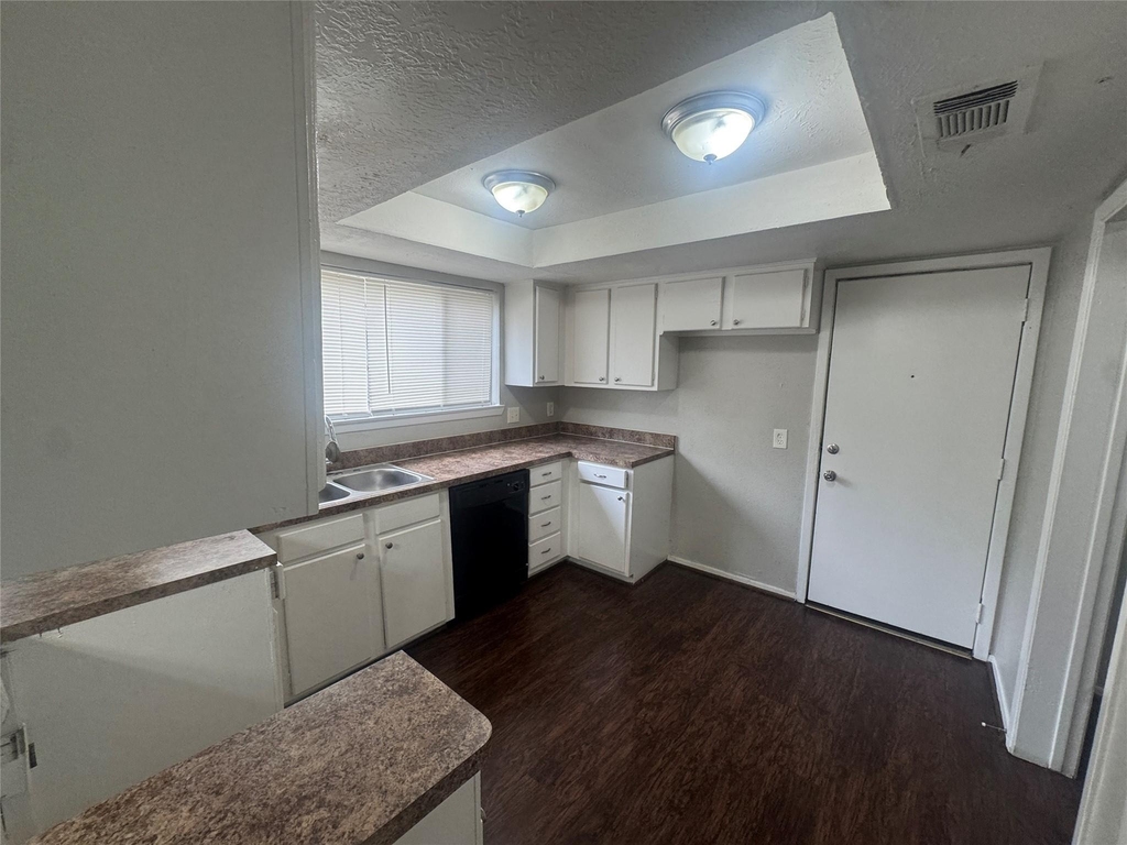 23139 Lestergate Drive - Photo 3