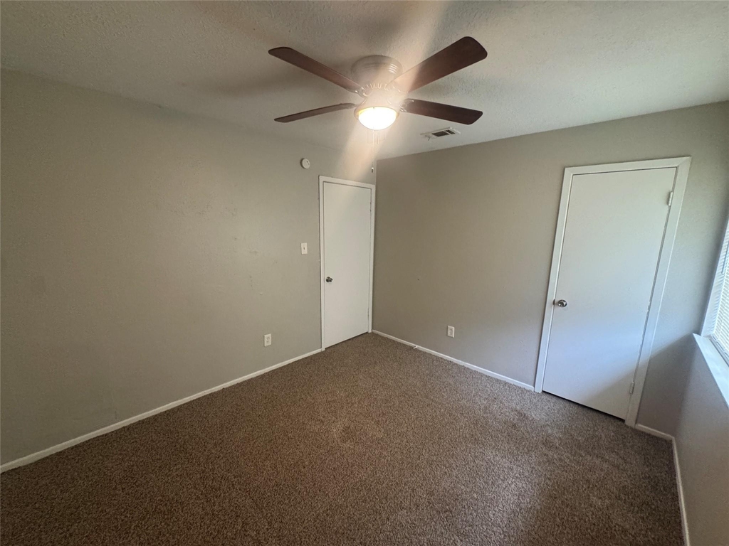 23139 Lestergate Drive - Photo 13