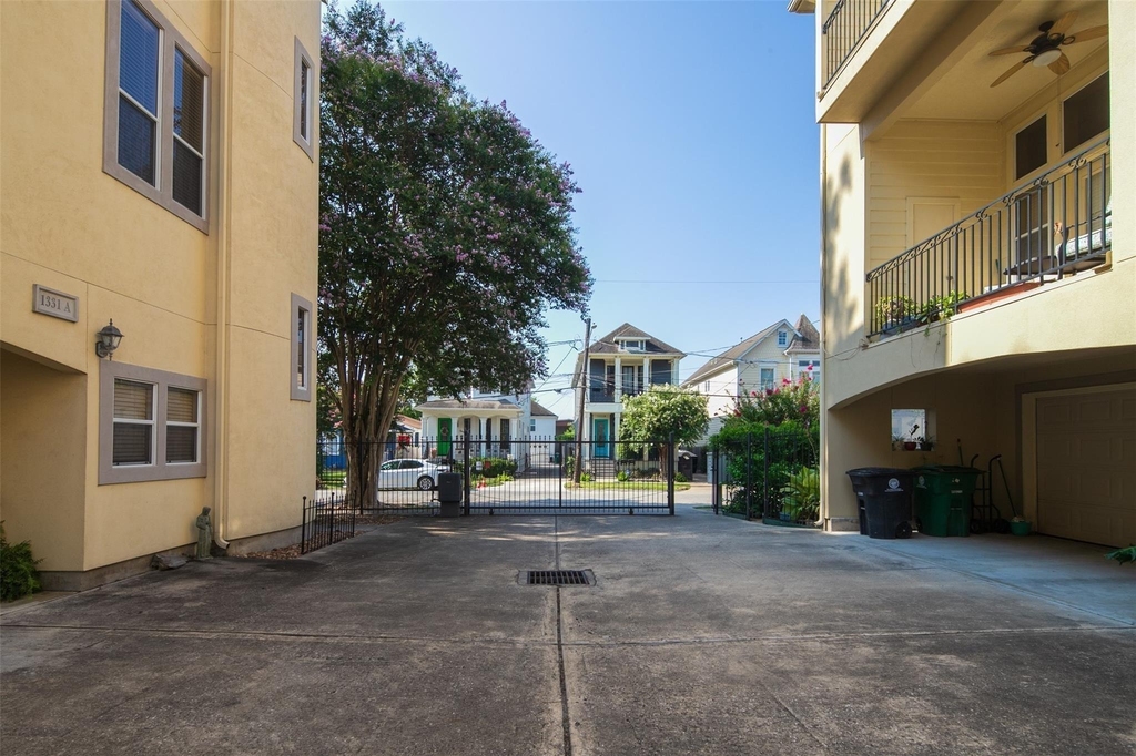 1331 W 21st Street - Photo 3