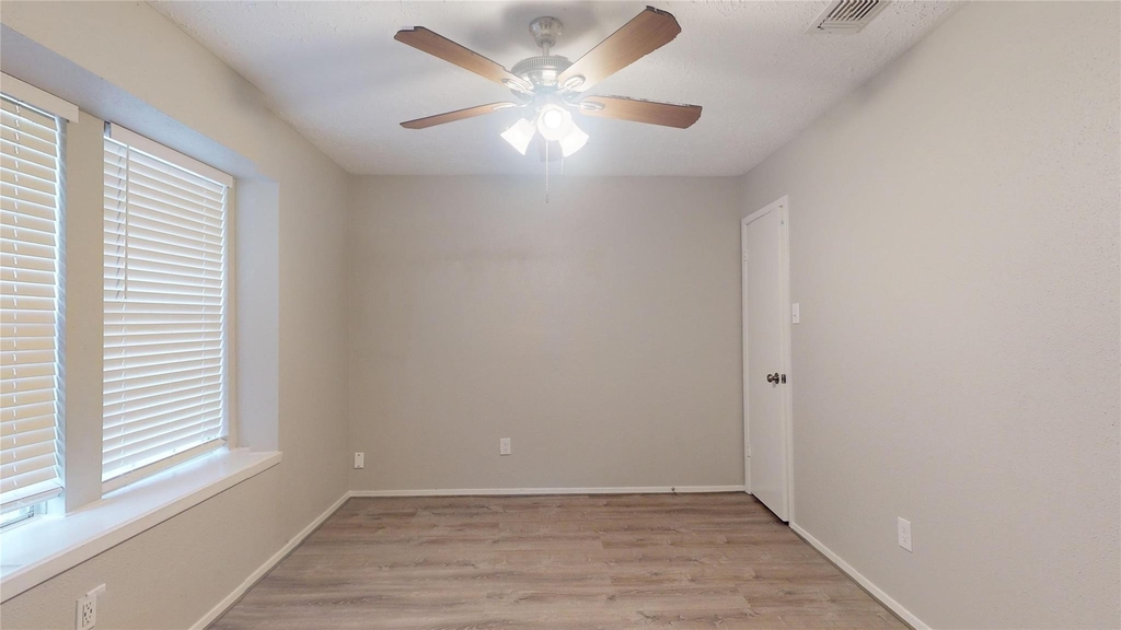 2331 Barrington Place - Photo 43