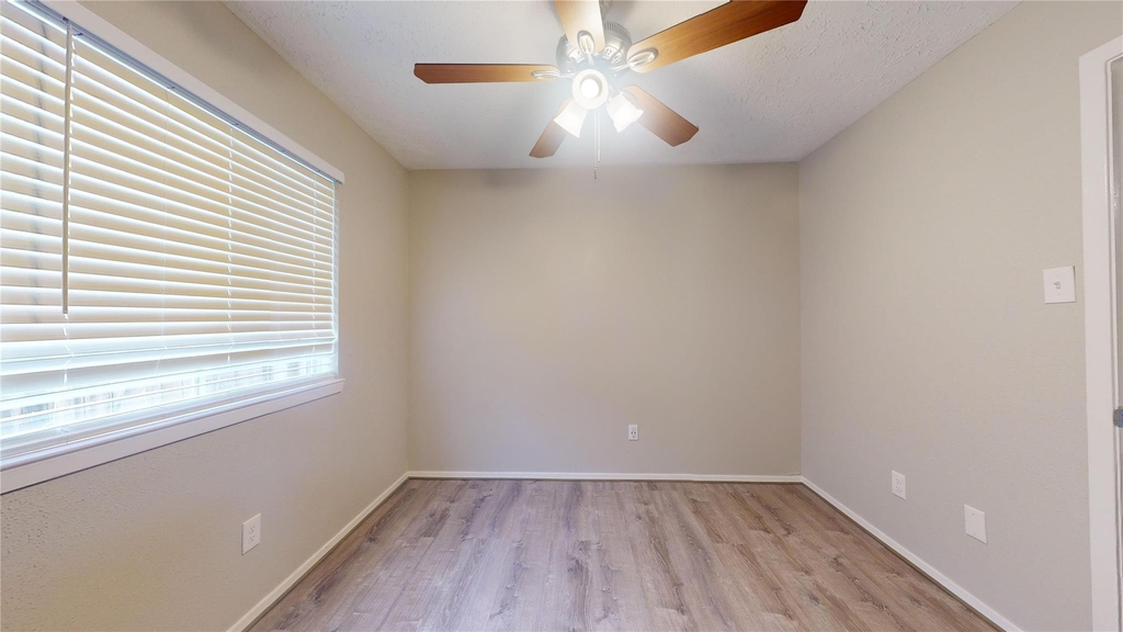 2331 Barrington Place - Photo 29