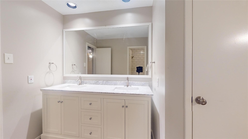 2331 Barrington Place - Photo 38