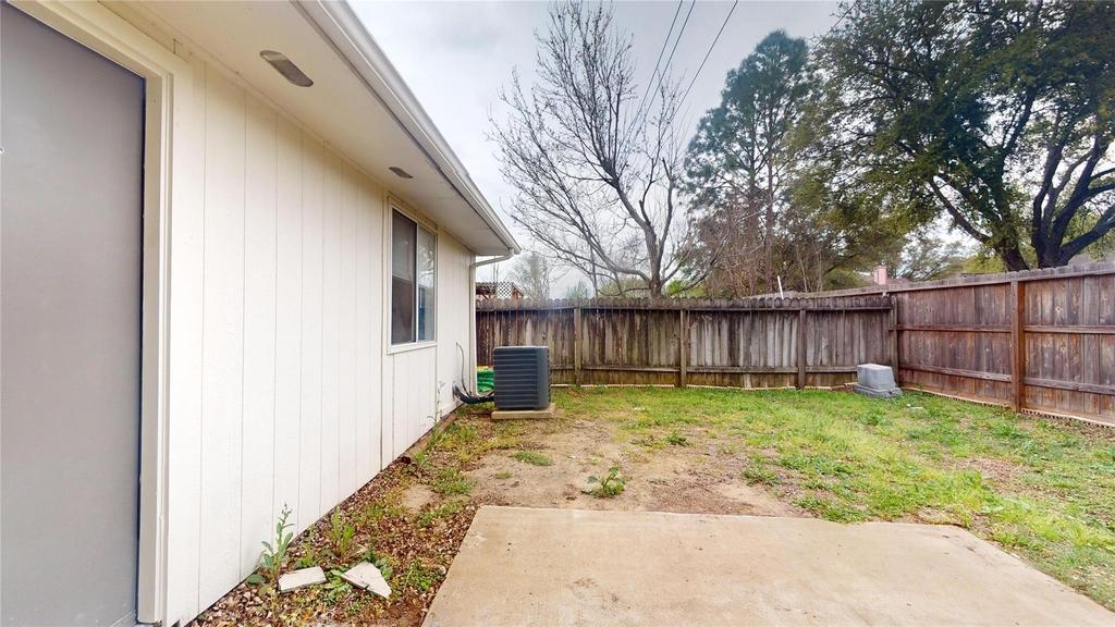 2331 Barrington Place - Photo 46