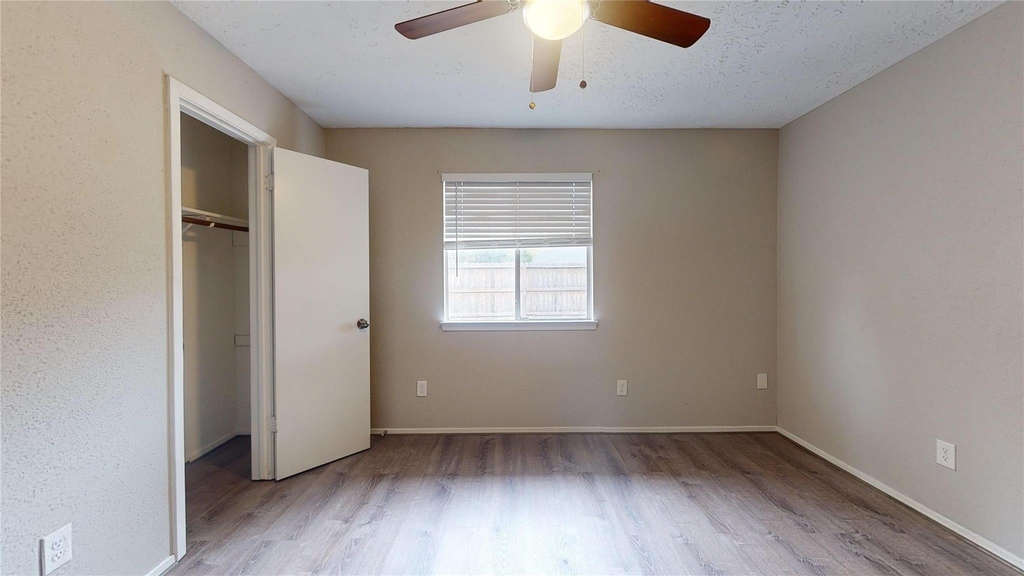 2331 Barrington Place - Photo 34