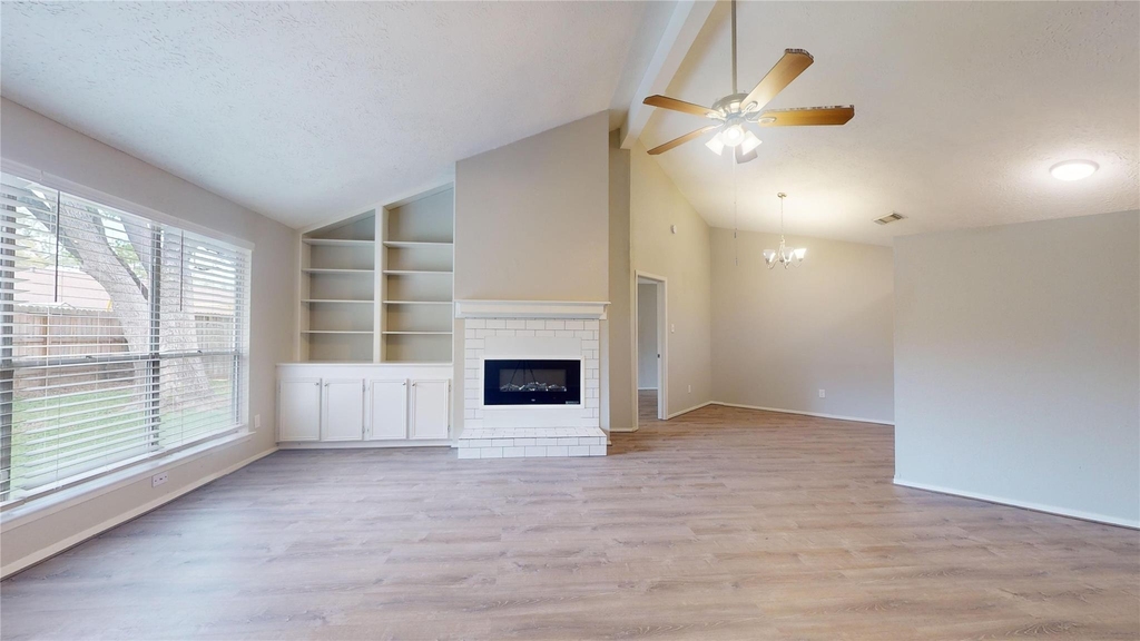 2331 Barrington Place - Photo 11