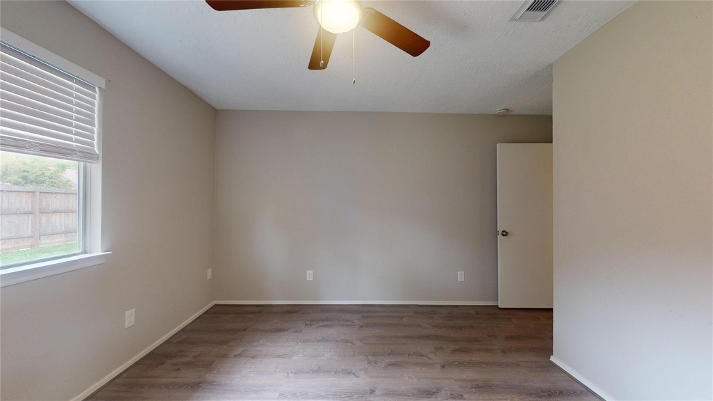 2331 Barrington Place - Photo 35