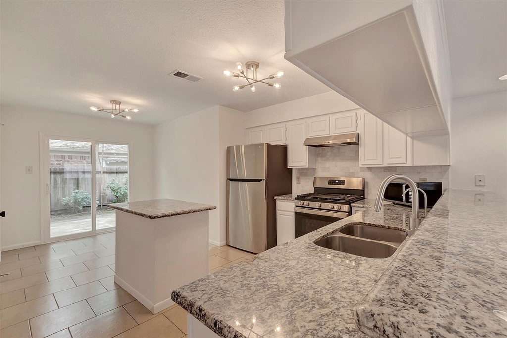 6 Green Slope Place - Photo 16