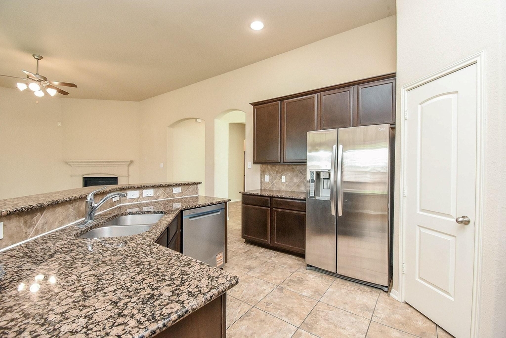 4215 Mill Oaks Drive - Photo 14