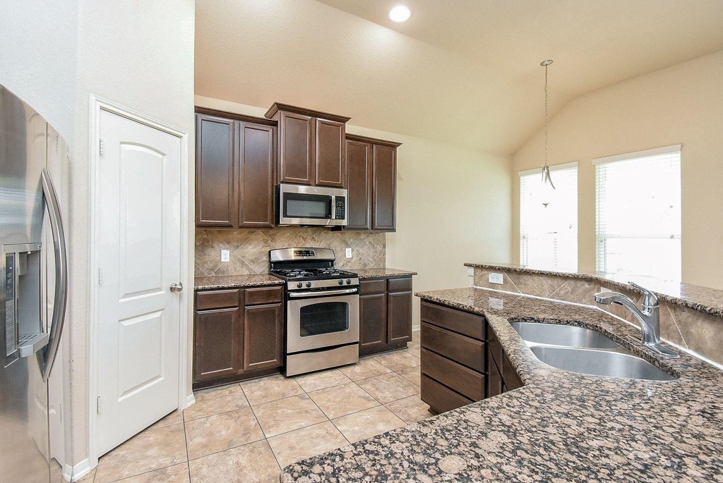 4215 Mill Oaks Drive - Photo 13