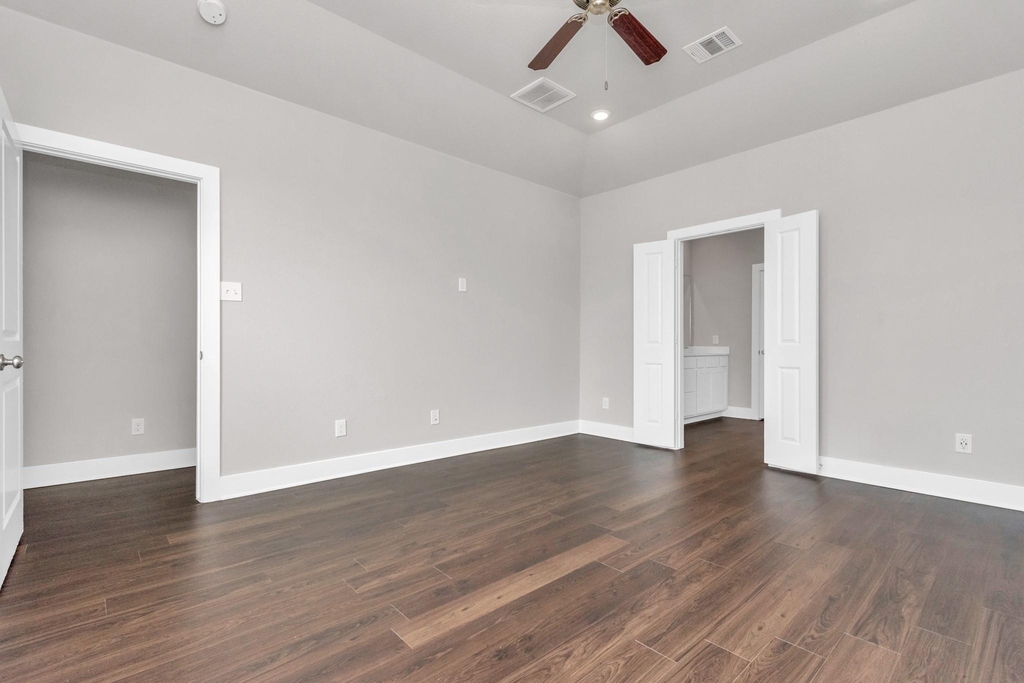 10502 Moon Valley Lane - Photo 8