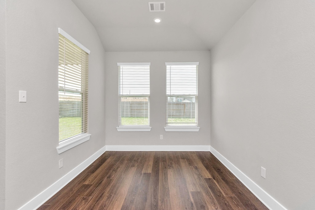 10502 Moon Valley Lane - Photo 4