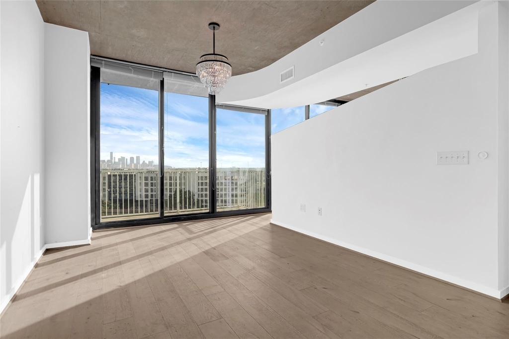 5925 Almeda Road - Photo 2