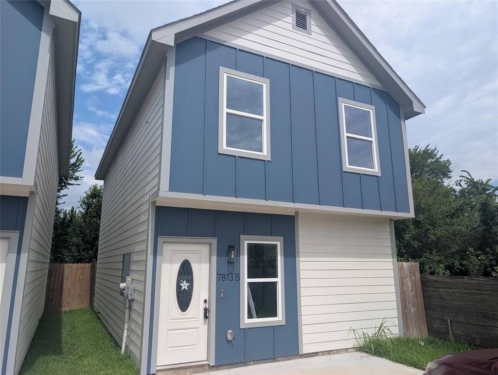 7813 Hirsch - Photo 0
