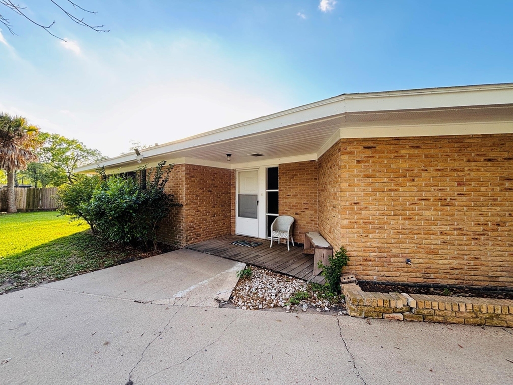 4901 Timber Lane - Photo 1