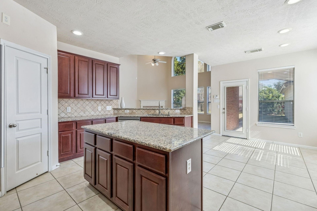 6518 Montana Ridge Court - Photo 4