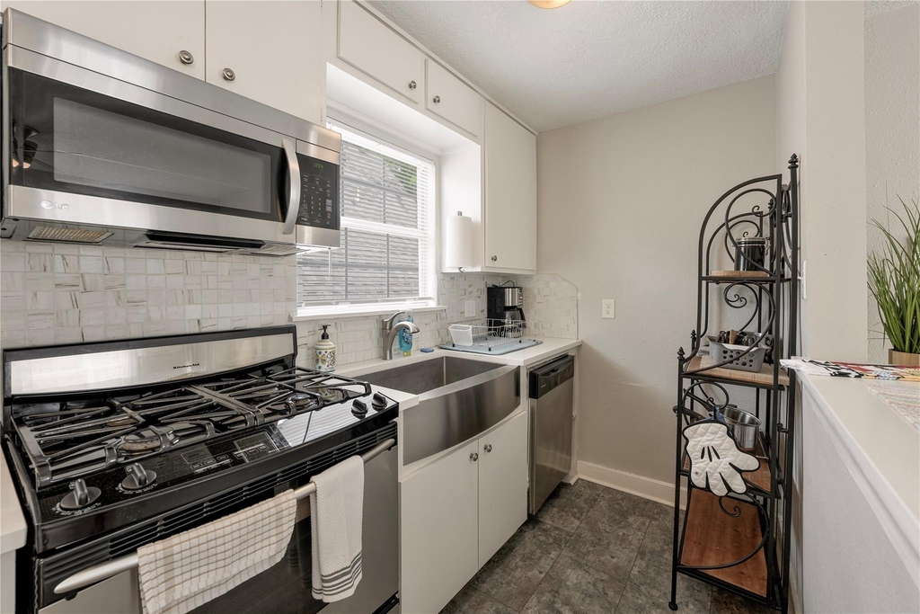 3310 Crawford Street - Photo 6