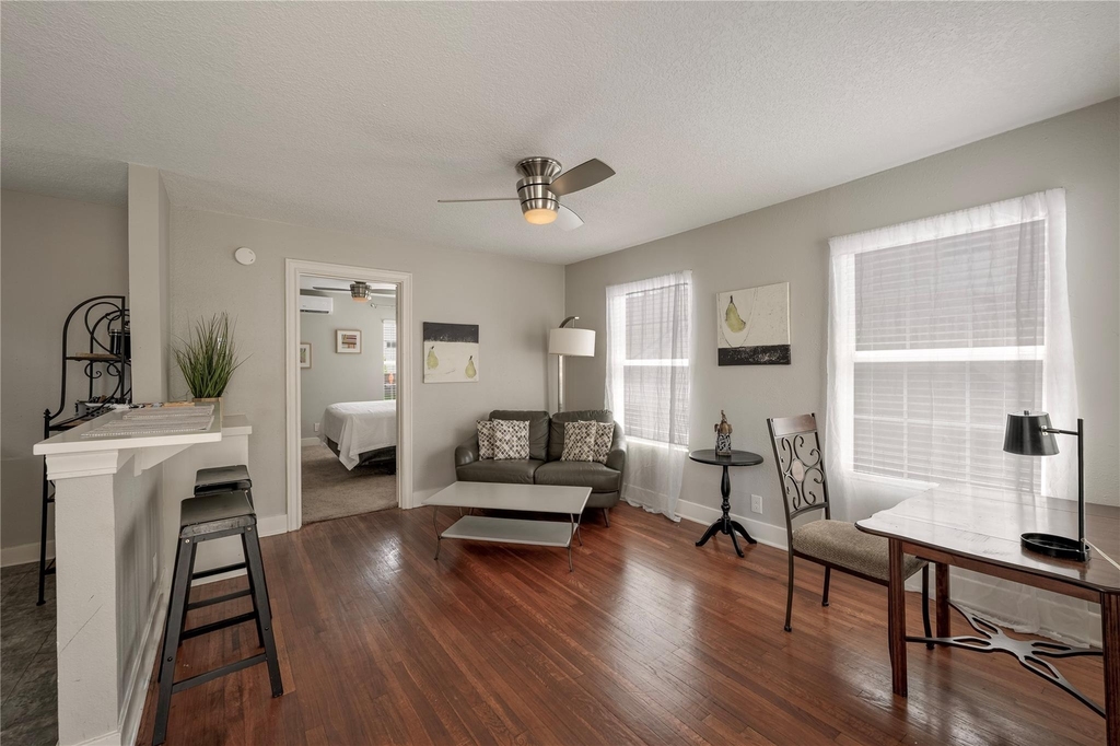 3310 Crawford Street - Photo 1