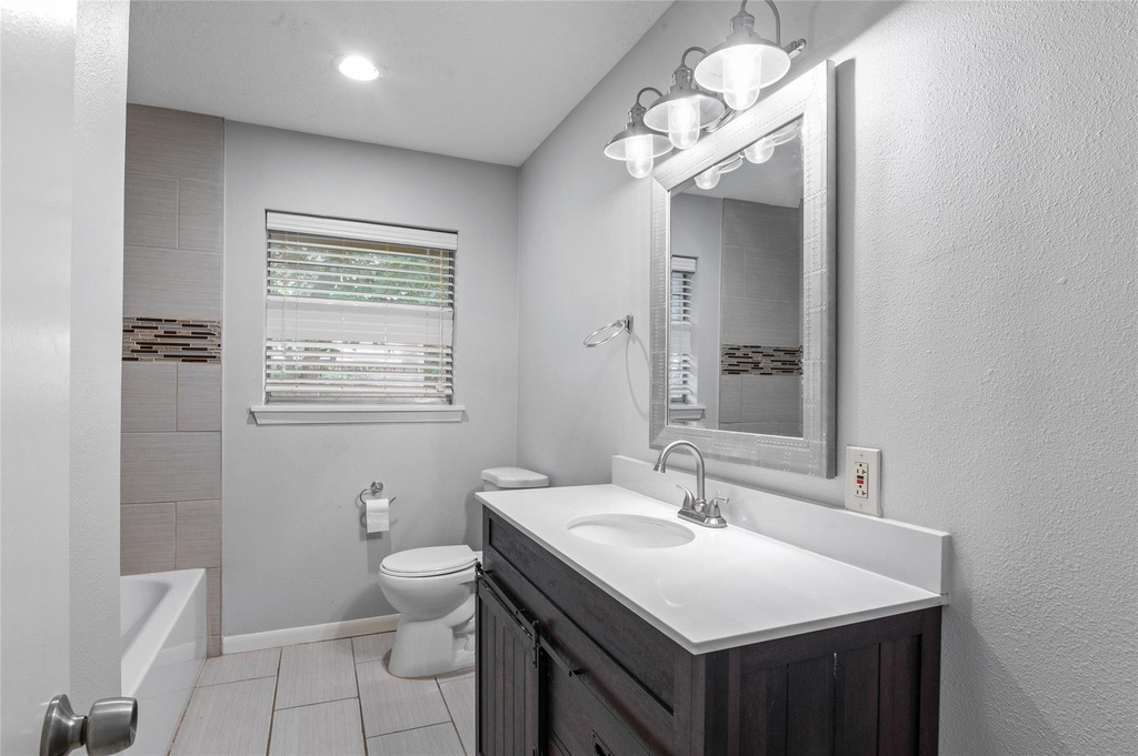 118 E Thornton Road - Photo 9