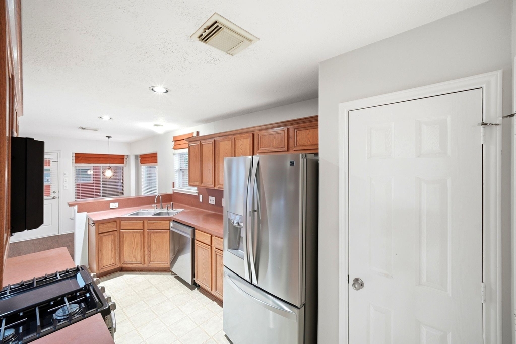 6931 Hamilton Falls Lane - Photo 16