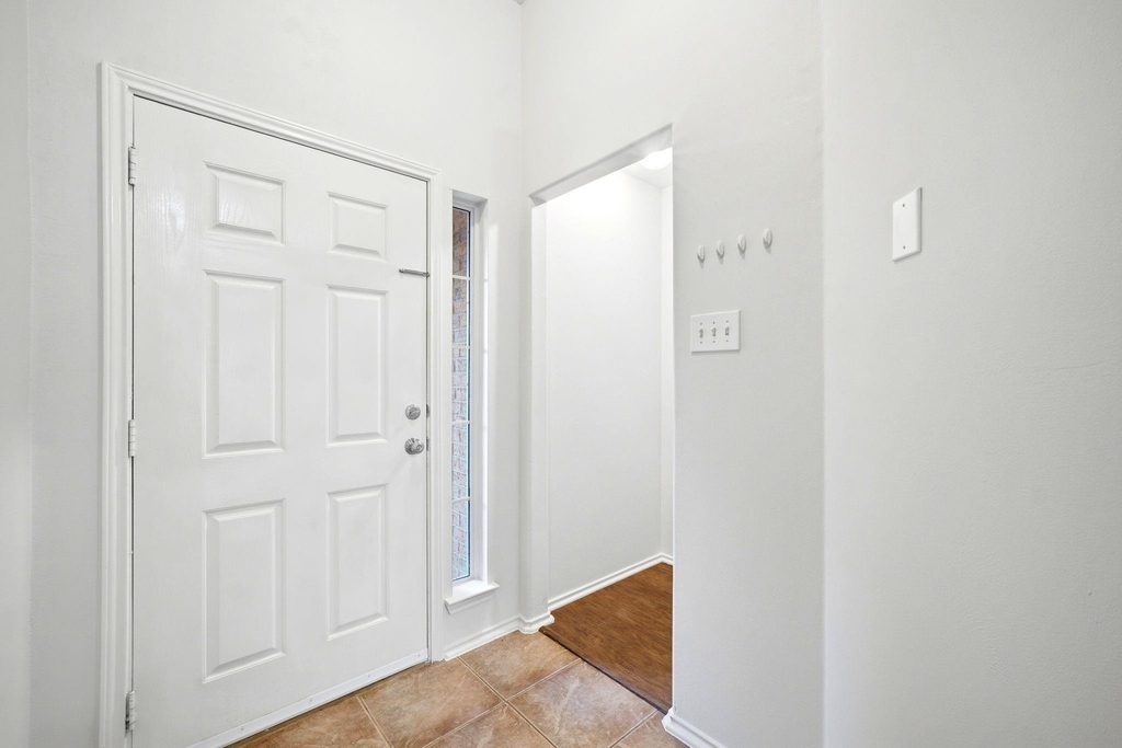 6931 Hamilton Falls Lane - Photo 4