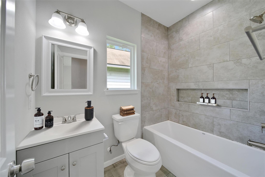 16713 E Ivanhoe - Photo 4