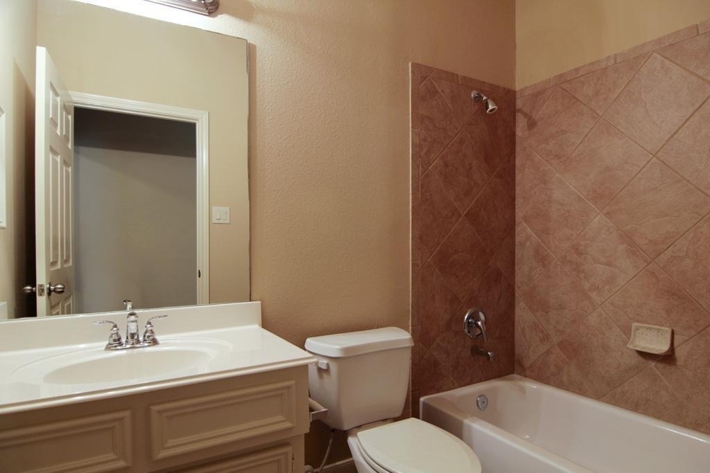 2368 Bastrop Street - Photo 2