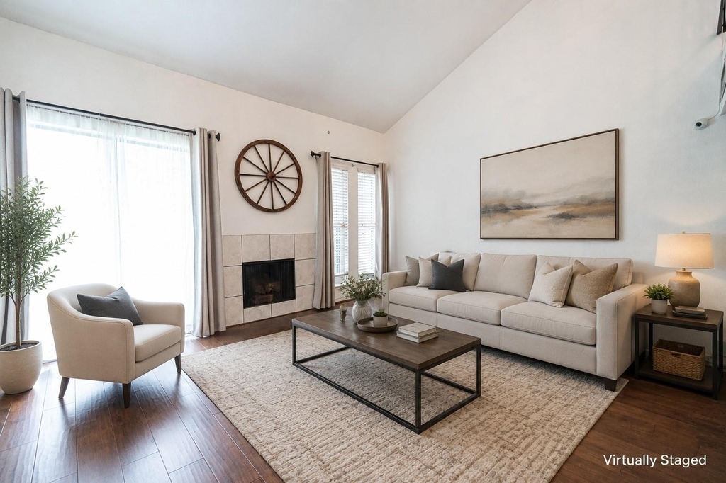 10811 Richmond Avenue - Photo 0