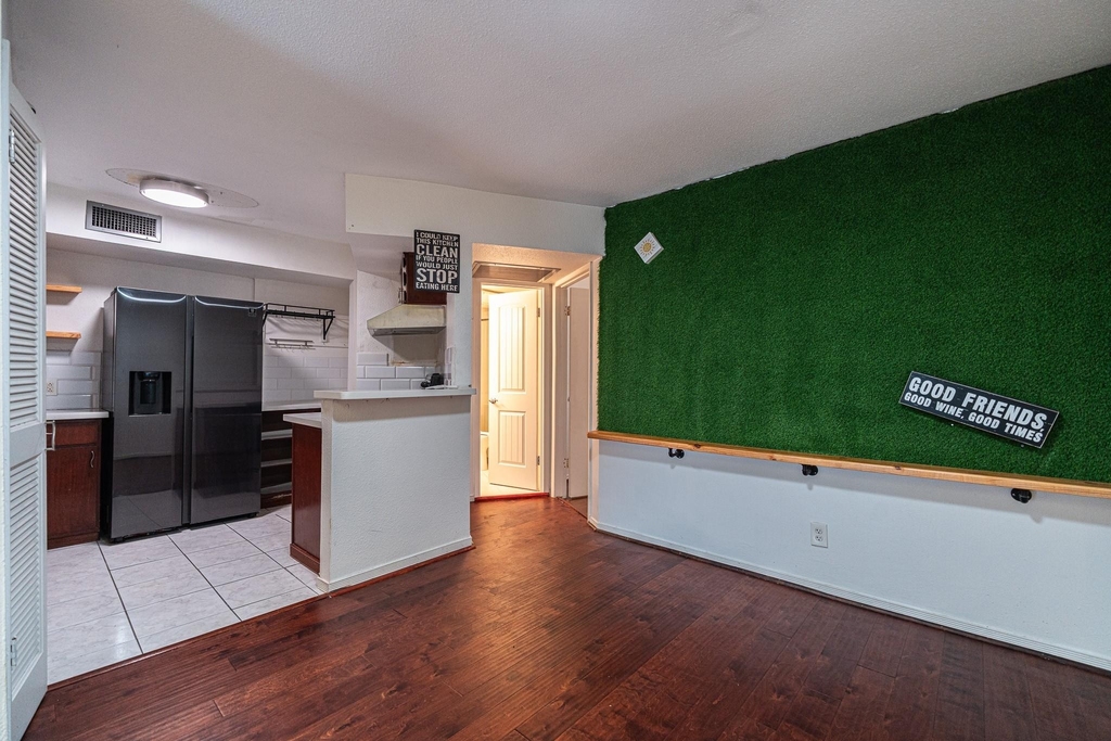 10811 Richmond Avenue - Photo 4