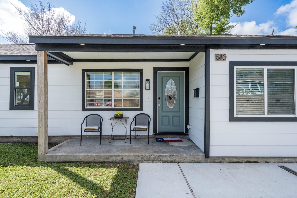 810 Jerry Street - Photo 1