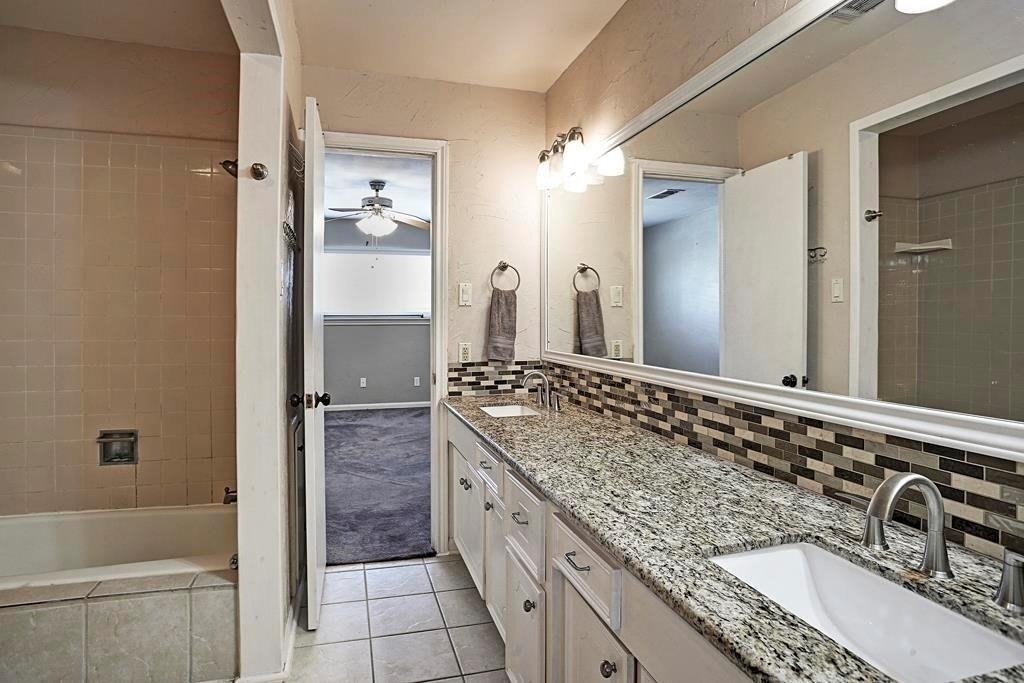 1807 Saxony Lane - Photo 4