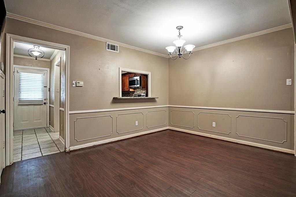 1807 Saxony Lane - Photo 3
