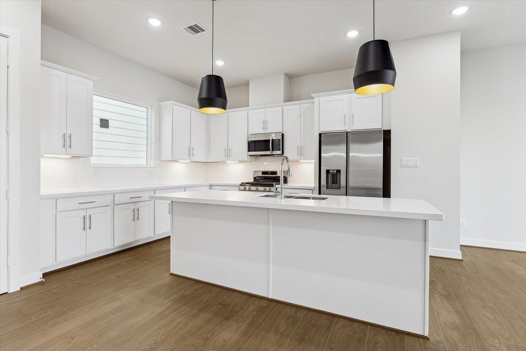 412 N Stiles Street - Photo 3