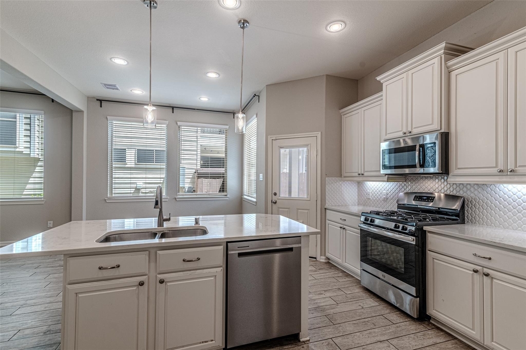 5543 Purple Meadow Lane - Photo 14
