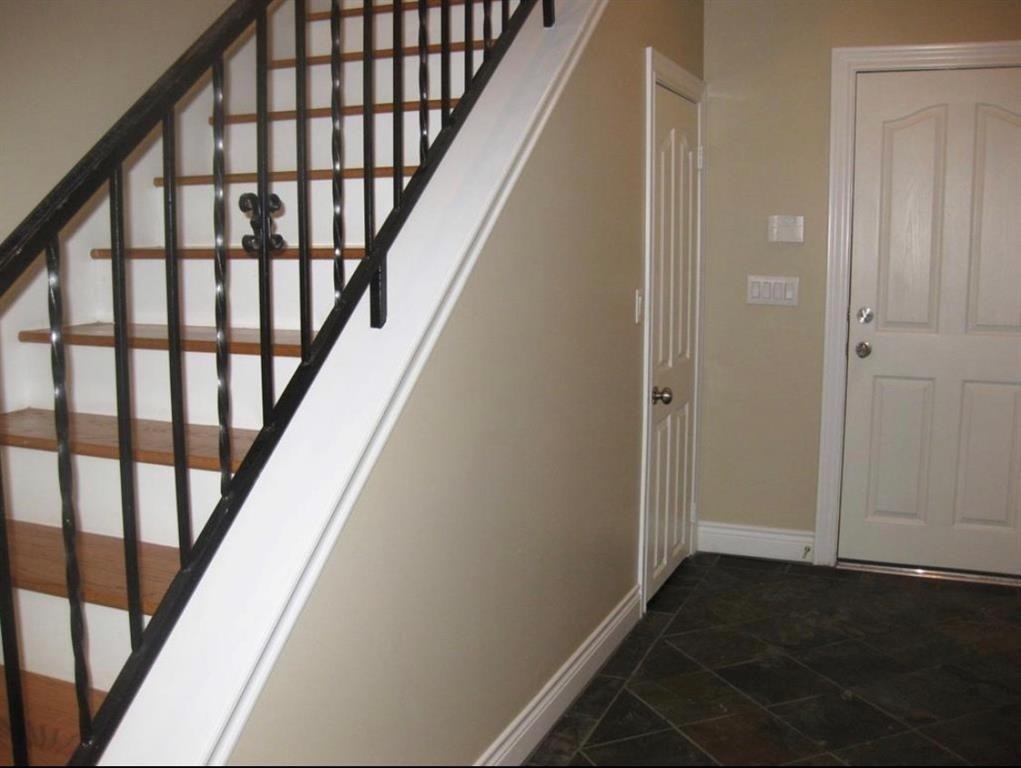 1623 Stuart Street - Photo 2